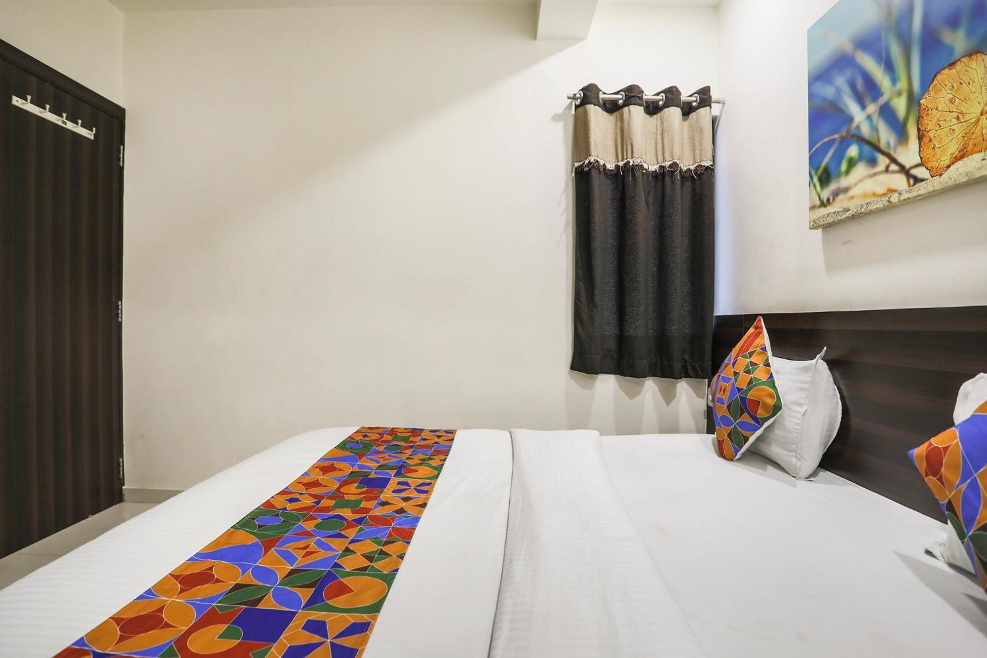 Fabhotel Sk Rajkot Exteriör bild