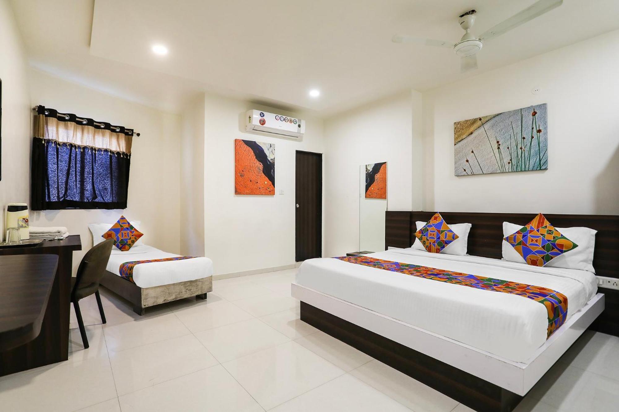 Fabhotel Sk Rajkot Exteriör bild