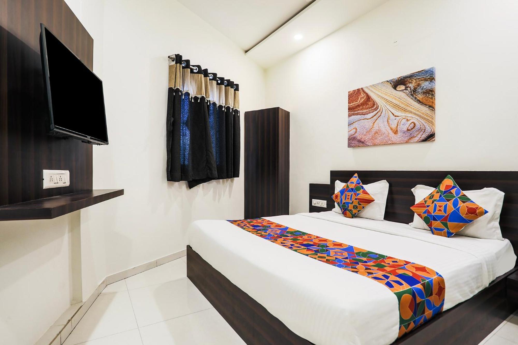 Fabhotel Sk Rajkot Exteriör bild